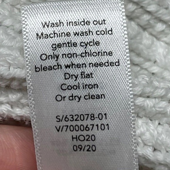 ATHLETA Teton Chunky Knit Sweater in Dove—Off-White Size Medium - Picture 7 of 7